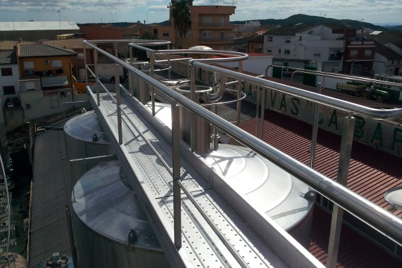 EJECUCIÓN DE LOSA CIMENTACIÓN E INSTALACIÓN DEPÓSITOS DE ACERO INOXIDABLE