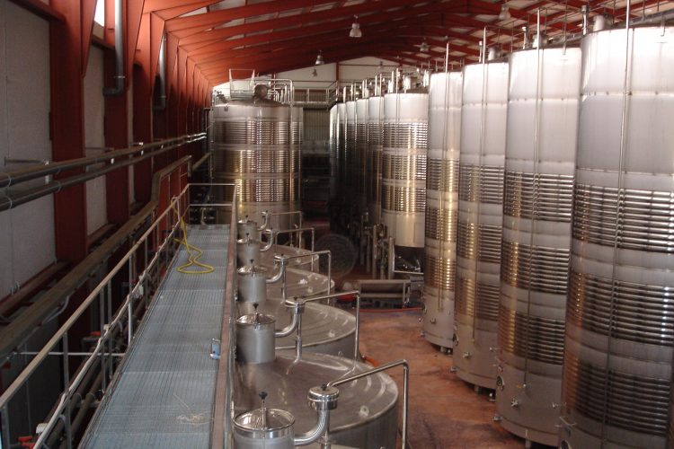 BODEGA DE ELABORACIÓN DE VINOS