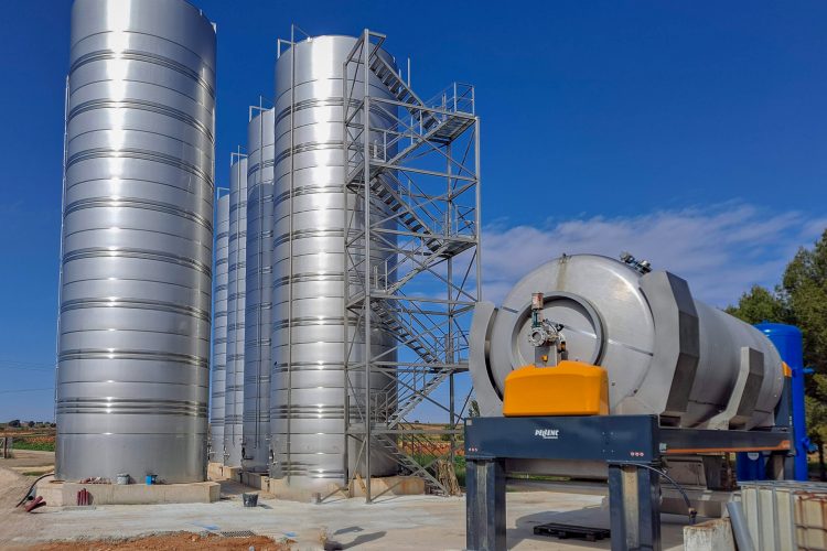 EJECUCIÓN LOSAS DE CIMENTACIÓN PARA INSTALACIÓN DEPÓSITOS DE ALMACENAJE Y PRENSA